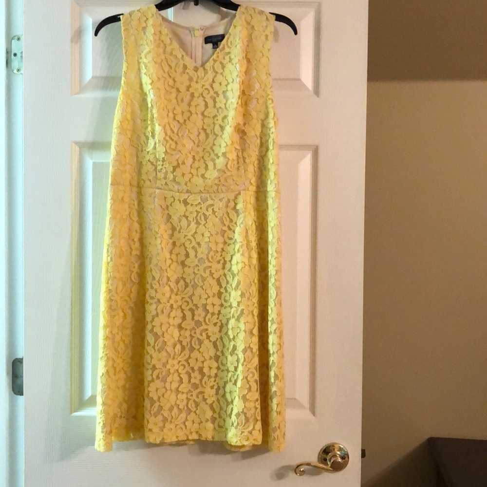 Yellow Lace V-Neck Dress EUC